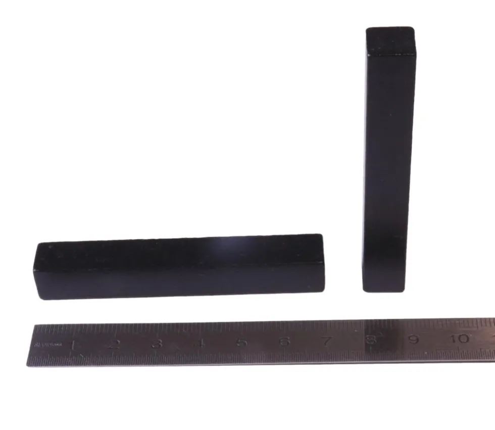 Batonnet bûchette en bois 7 cm noir - 10x10x70 mm