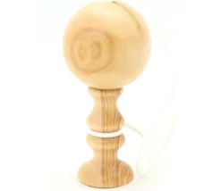 Bilboquet en bois 11.5 cm - jeu traditionnel petit modèle