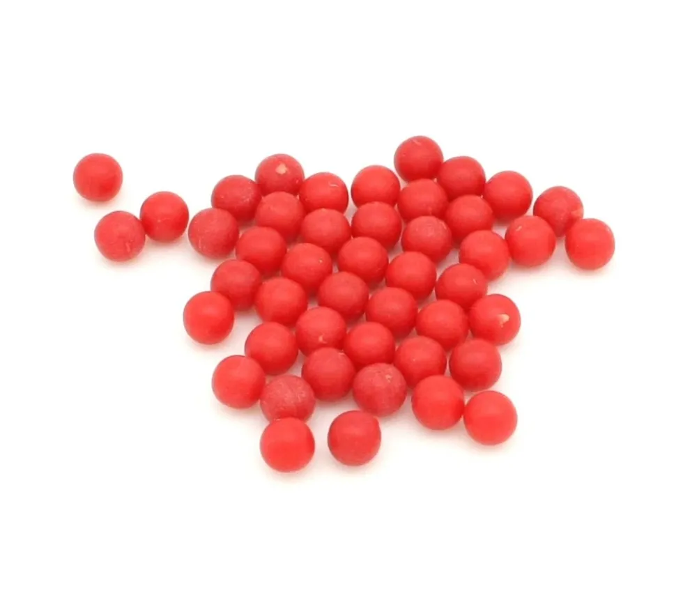 100 billes rouges de 7.5 mm de diamètre.