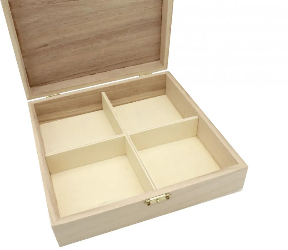 Boite bois 4 compartiments 19.5 x 19.5 x 5.5 cm pour jeux