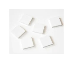 Carré plat 20x20x4 mm en bois pour jeux 2 cm de côté à l'unité - pavés