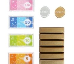 Coffre fort en bois avec argent factice - 68 pièces.