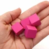 20 Cubes roses en bois de 1.6 cm