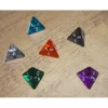 Dé 4 faces pyramide 1 à 4 translucide à l'unité (couleur mise au hasard)