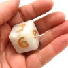 Dé 25 mm de 1 à 6 blanc nacré pour jeux