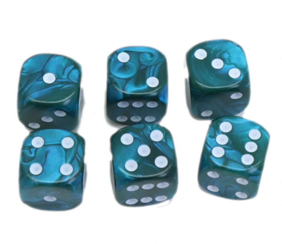 Dé 12 mm en plastique interférence effet irisé vert bleu métallique