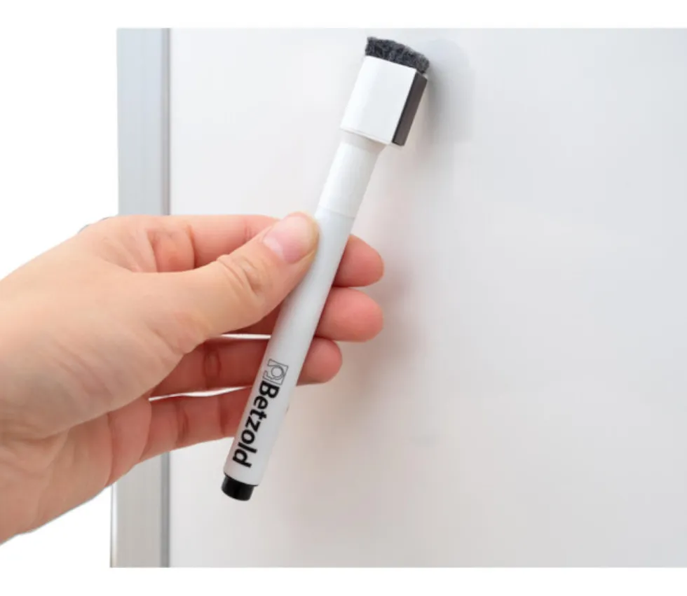 4 Feutres effaçables avec brossette pour ardoise ou tableau blanc