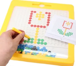 Grand jeu magnétique multicolore avec crayon et modèles