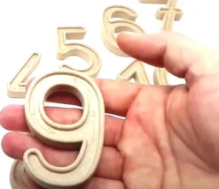 10 Grands chiffres en relief 7.5 cm avec billes
