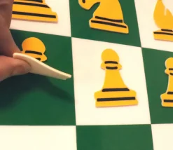 Jeu d'échec mural repositionnable complet pour démonstration