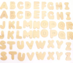 52 lettres alphabet en bois naturel 4.5 cm - 2 x 26 lettres