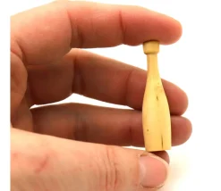 Mini bouteille en bois - pion 12 x 45 mm