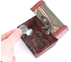 Mini coffre bois décoré 7 x 5.5 x 6 cm pour trésor