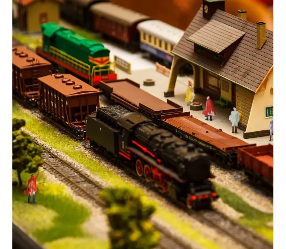 120 personnages miniatures à peindre