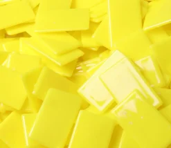 500 Petits jetons rectangles 2.7 x 1.6 cm en plastique coloré