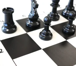 32 Pièces échecs plastique 97 mm taille T5 + 2 dames