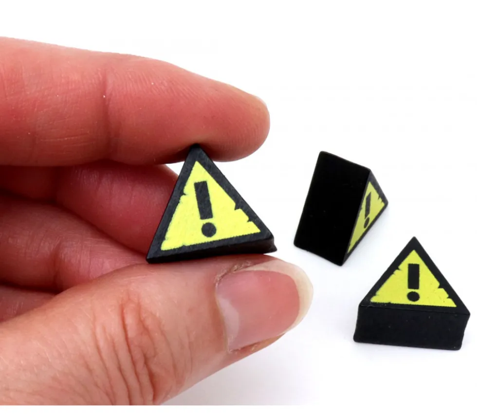 Pion en bois triangle danger 16 x 18 x 10 mm