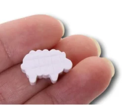 Pion mini mouton blanc en bois 19 x 11 x 8 mm