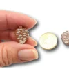Pion Pomme de Pin en bois 15 x 11 x 5 mm
