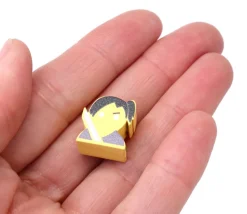 Pion Samouraï ninja jaune en bois 16 x 15 x 10 mm