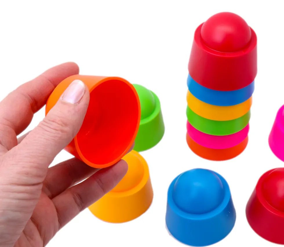 60 pions chapeaux 5 x 6 cm empilables pour jeux