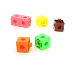 100 pions cubes multicolores 2 cm clips emboîtables 20 x 20 mm clipsables
