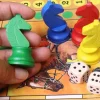 4 pions petits chevaux en bois pour jeu Dada