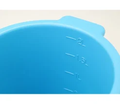 Seau plastique 2 litres gradué avec anse et bec verseur