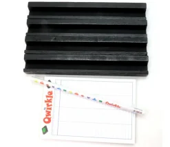 Set accessoires Qwirkle bonus 4 chevalets + 1 bloc score