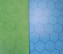 Tapis jeu recto bleu- verso vert Megamat hexagone effaçable plateau 122 x 88 cm