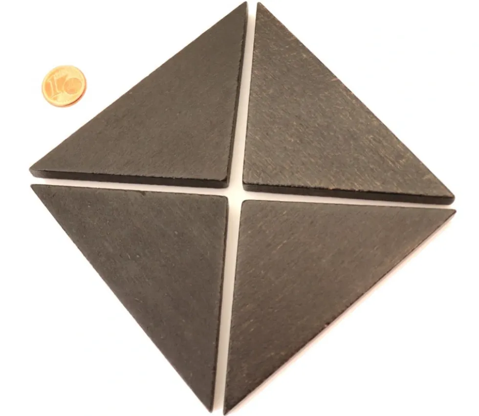 Triangle rectangle isocèle noir 96 x 66 x 8 mm en bois