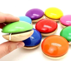 Yoyo en bois Bicolore à l'unité 5,6 cm